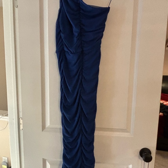 Love by Design Body Con Dress - Picture 6 of 7